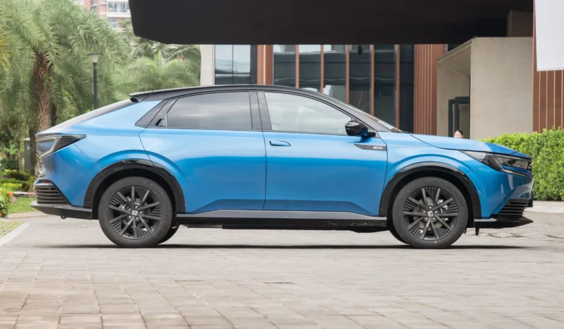 
								Honda e:NP2 заполнен									