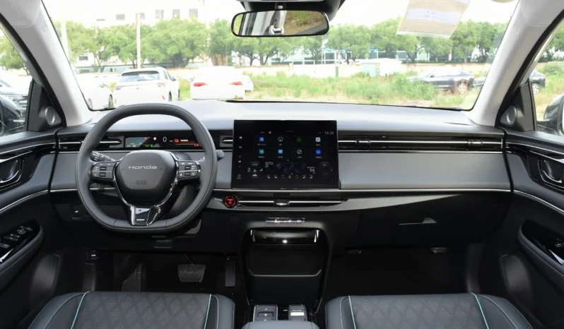 
								Honda e:NP2 заполнен									